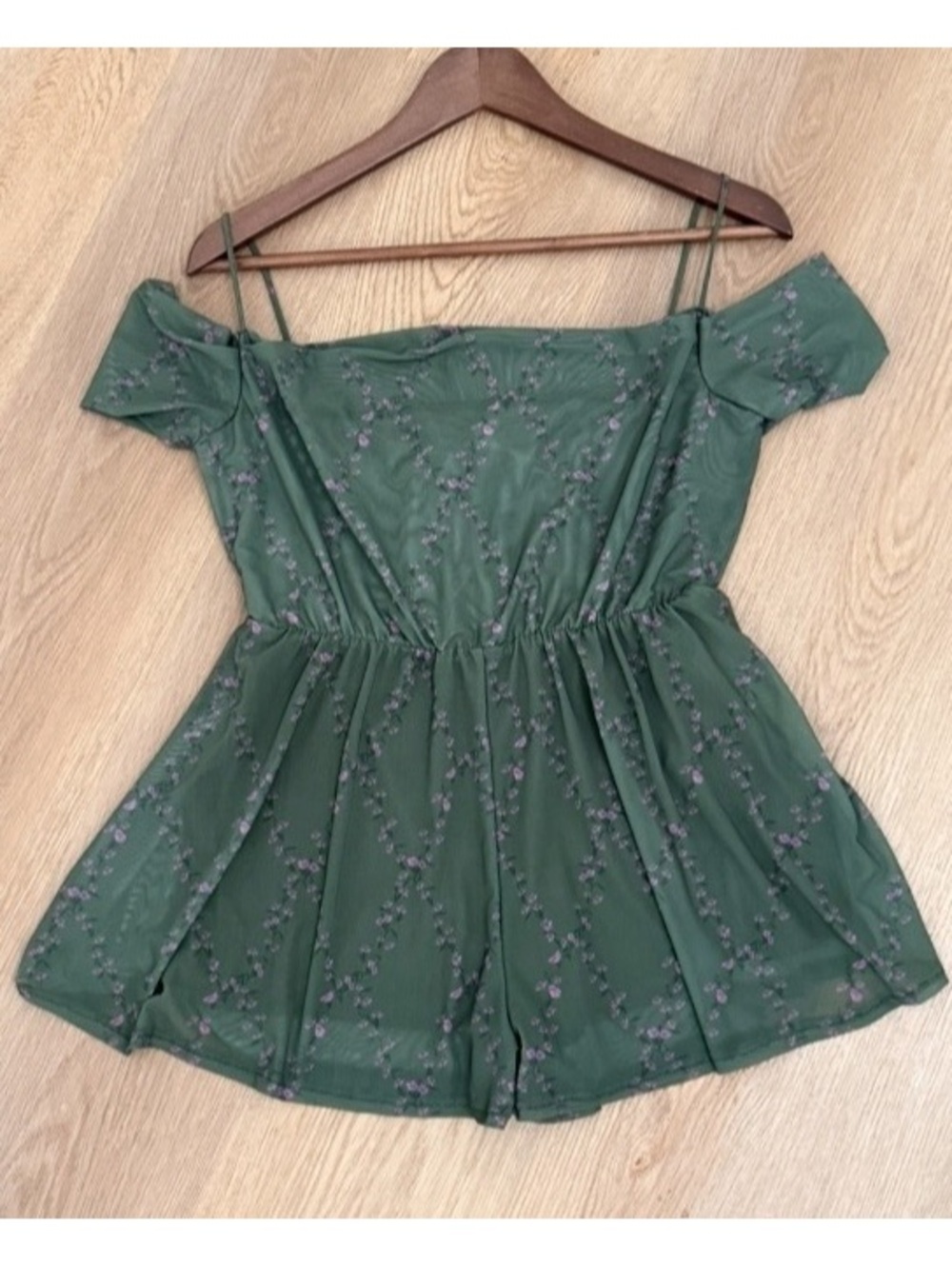 Urban Outfitters Green Floral Ruched Open Back Romper Women’s - Picture 3 of 6